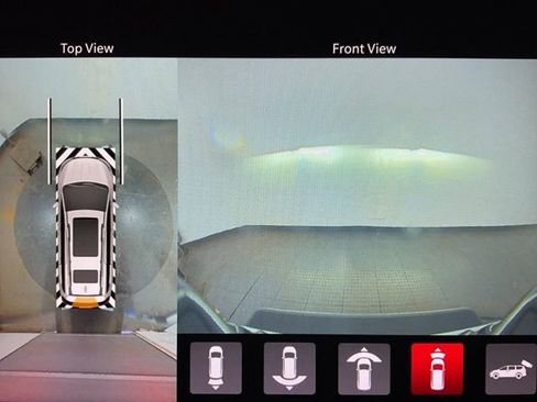 Used 2022 Chrysler Pacifica Touring-L w/ Uconnect Theater Family Group image 19