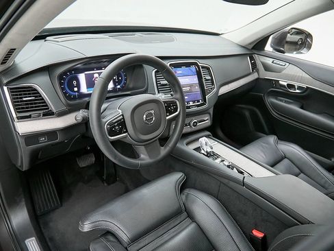 Certified 2023 Volvo XC90 B6 Ultimate w/ Lounge Package image 12