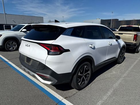 Used 2024 Kia Sportage EX image 3