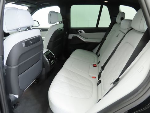 Certified 2026 BMW X5 sDrive40i w/ M Sport Package image 23