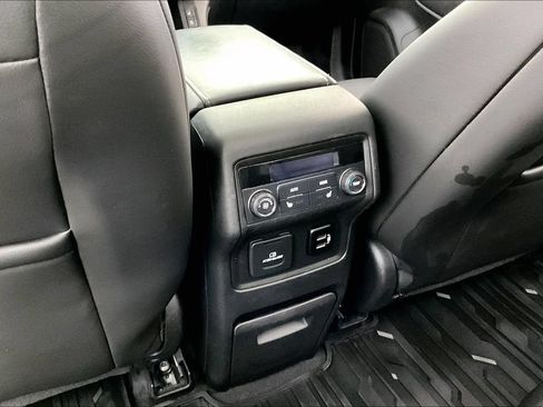 Used 2017 GMC Acadia Denali w/ Technology Package AWD/4WD image 29