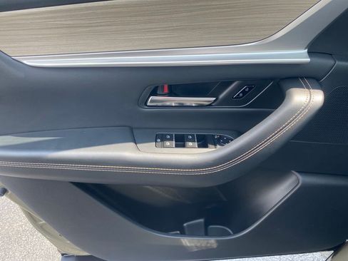 Certified 2025 MAZDA CX-70 Plug-In Hybrid w/ Premium Pkg AWD/4WD image 14