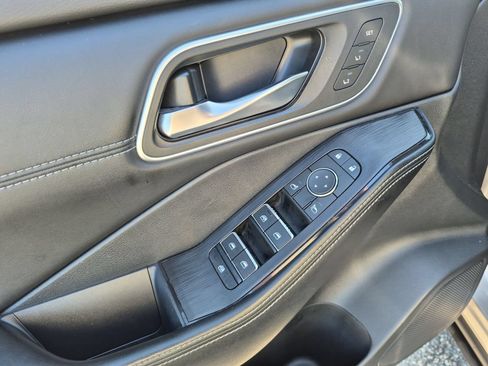 Used 2025 Nissan Rogue Platinum FWD image 24