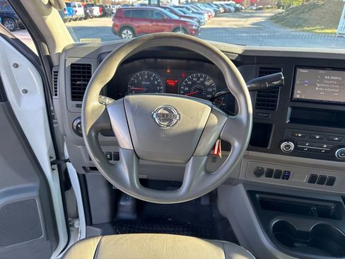 Used 2016 Nissan NV 3500 S image 14