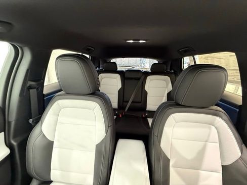 New 2026 Chevrolet Equinox EV LT image 28