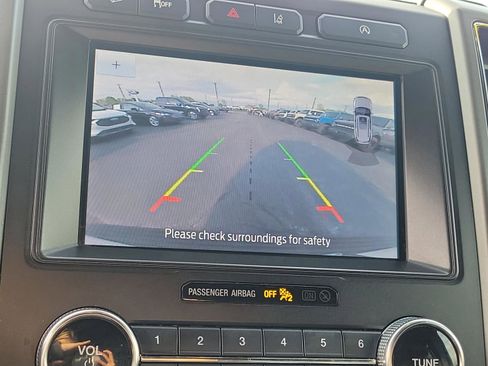 Used 2020 Ford Expedition XLT w/ Equipment Group 201A AWD/4WD image 29