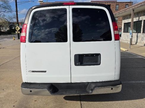 Used 2017 Chevrolet Express 3500 LT w/ LT Preferred Equipment Group image 5