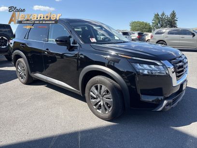 Used 2024 Nissan Pathfinder SV
