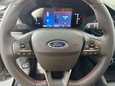 Used 2025 Ford Escape ST-Line image 18
