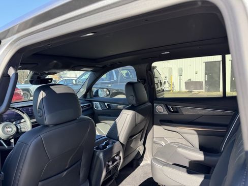 New 2026 Buick Enclave Avenir w/ Super Cruise Package image 7