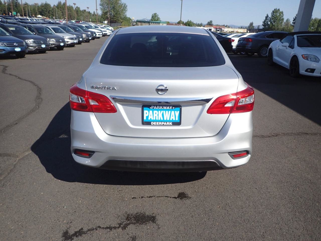 Used 2017 Nissan Sentra S FWD image 4