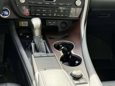 Used 2022 Lexus RX 450h AWD w/ Premium Package image 19