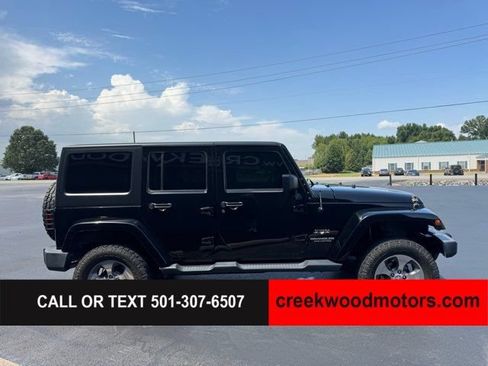 Used 2017 Jeep Wrangler Unlimited Sahara w/ Connectivity Group AWD/4WD image 7