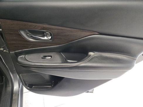 Used 2019 Nissan Murano Platinum w/ Cargo Package image 6