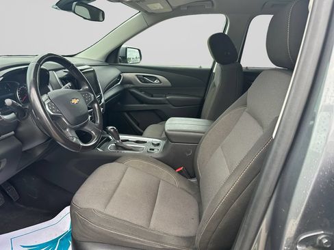 Used 2020 Chevrolet Traverse LT w/ Driver Confidence II Package AWD/4WD image 9