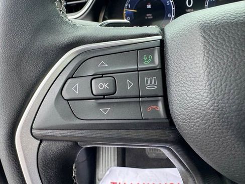 Used 2025 Jeep Grand Cherokee L Altitude image 14