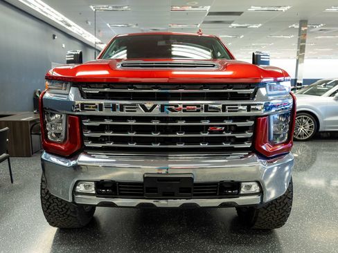 Used 2021 Chevrolet Silverado 2500 LTZ w/ LTZ Convenience Package AWD/4WD image 2