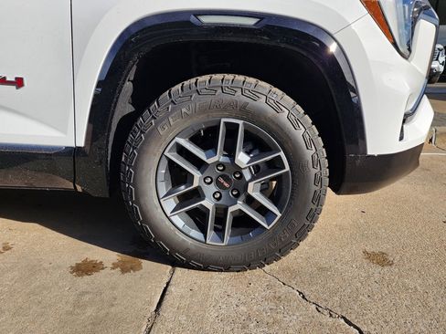 New 2026 GMC Terrain AT4 w/ Convenience Package III image 53