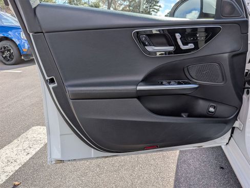 Used 2024 Mercedes-Benz C 300 4MATIC Sedan image 12