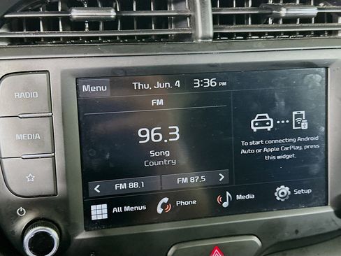 Used 2025 Kia Soul LX w/ LX Technology Package FWD image 21
