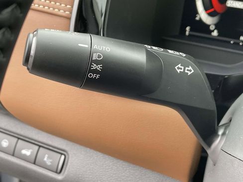 New 2026 Nissan Pathfinder Platinum image 23