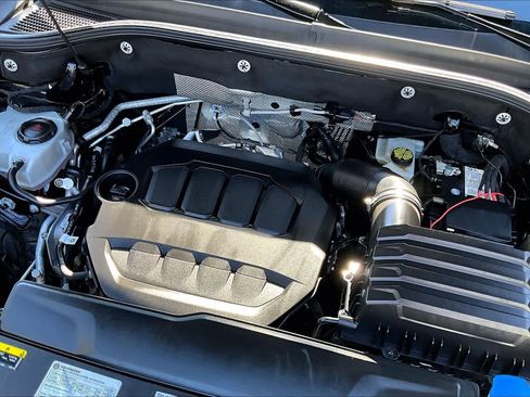 Certified 2024 Volkswagen Atlas SE image 30