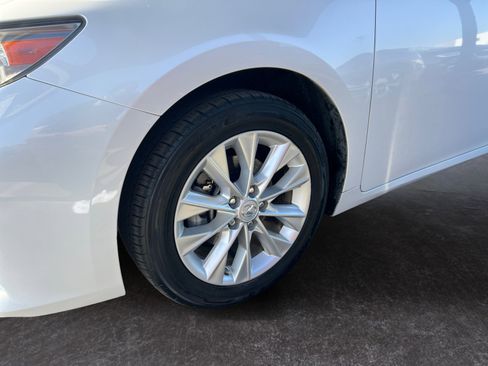 Used 2013 Lexus ES 300h image 15