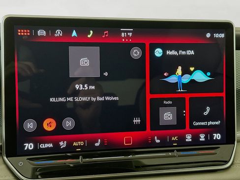 New 2025 Volkswagen Tiguan SE image 14