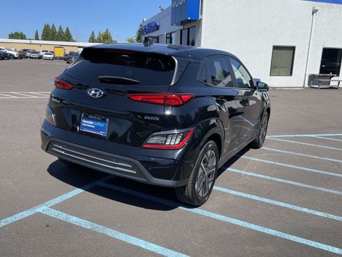 Certified 2023 Hyundai Kona Limited FWD image 5