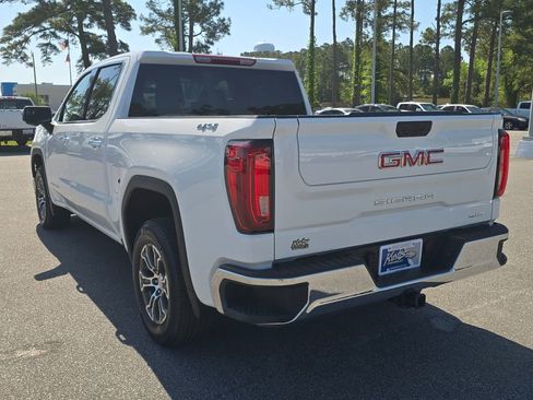 Used 2025 GMC Sierra 1500 SLT AWD/4WD image 3