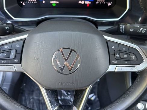 Used 2024 Volkswagen Jetta SE FWD image 17