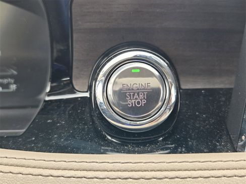 Used 2020 Lincoln Corsair Reserve w/ Equipment Group 202A image 22