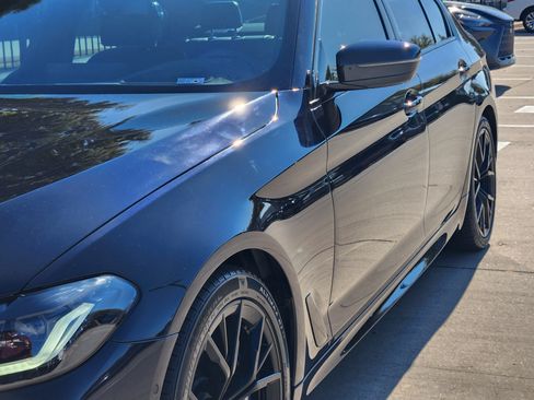 Used 2021 BMW M550i xDrive w/ Premium Package image 9