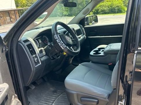 Used 2017 RAM 1500 ST w/ SXT Appearance Group AWD/4WD image 13