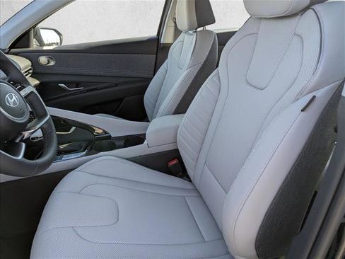 New 2026 Hyundai Elantra Limited image 24