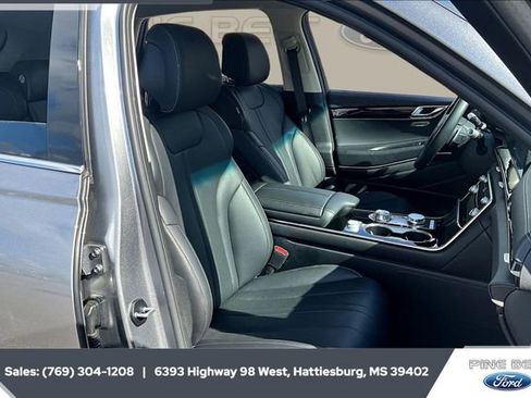 Used 2025 Genesis GV80 2.5T Standard image 6