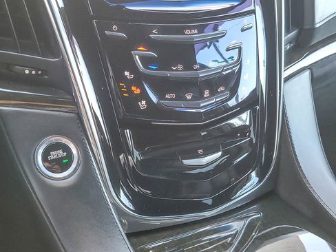Certified 2017 Cadillac Escalade Platinum image 19