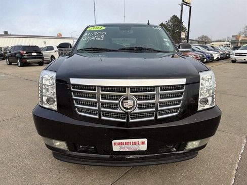 Used 2011 Cadillac Escalade AWD w/ Touring Package image 9