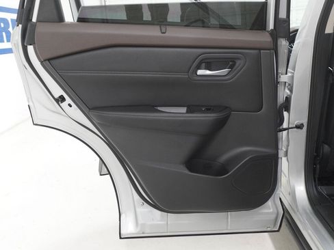 Used 2023 Nissan Rogue SL w/ SL Premium Package FWD image 29