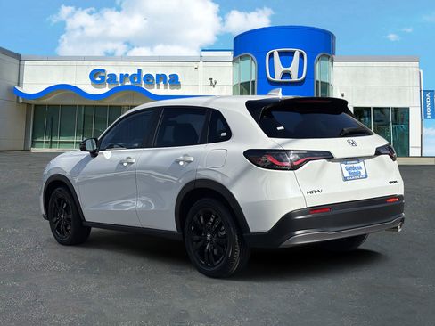 Used 2027 Honda HR-V Sport image 4