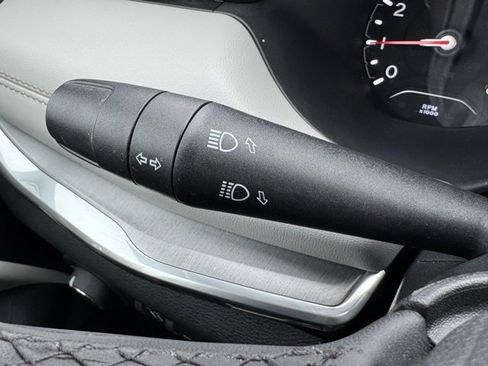 Used 2024 Jeep Compass Limited image 25