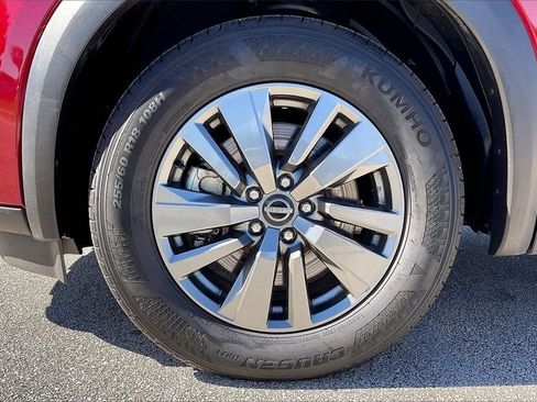 Used 2024 Nissan Pathfinder SV image 5