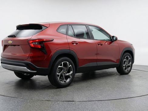 Used 2025 Chevrolet Trax LT image 9