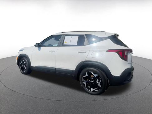 Used 2025 Kia Seltos S image 8