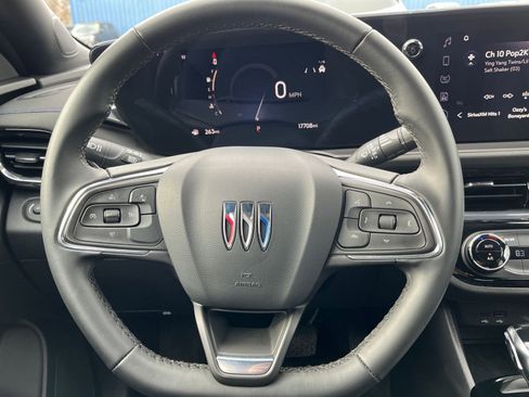Used 2025 Buick Envista Sport Touring image 27