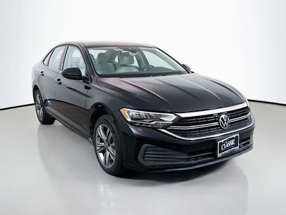 Used 2023 Volkswagen Jetta SE w/ Panoramic Sunroof Package