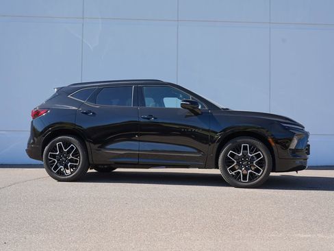 Used 2023 Chevrolet Blazer RS w/ Driver Confidence II Package AWD/4WD image 2