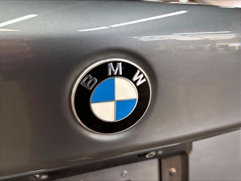 Used 2019 BMW 530e RWD image 11