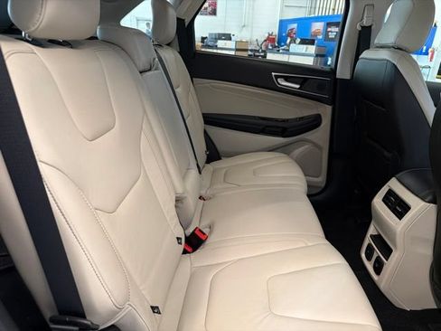 Used 2020 Ford Edge Titanium FWD image 27