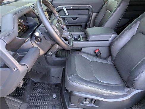 Certified 2023 Land Rover Defender 90 X-Dynamic SE image 17